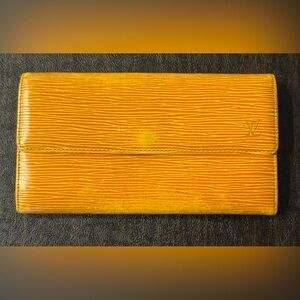 PROJECT WALLET…Auth Louis Vuitton well loved yellow/purple epi leather wallet